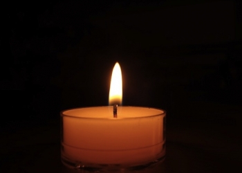 candles-488575_640