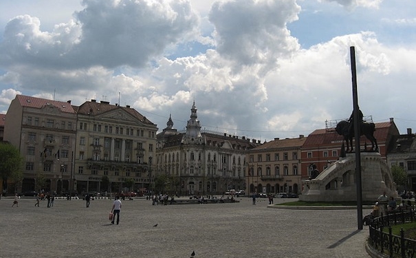 800px-kolozsvari_fo_ter1