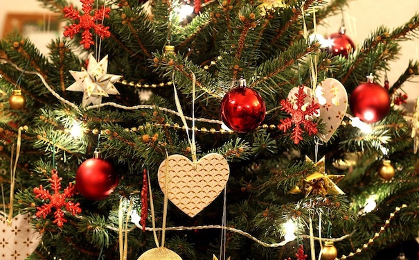 christmas-tree-1115990_960_720