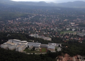 Budakeszi és Nagykovácsi erdősültsége egyedülálló Budapest agglomerációjában. A Margitsziget, a Városliget és a Normafa sétány apró törpéknek mondható mellettük. 1. rész