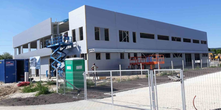 Milliárdos beruházások Budakeszi határában. Jelentős befektetői érdeklődés, új munkahelyek, adóbevétel növekedés. További beruházók jelentkezése is várható