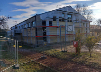 Megújul a budakeszi Széchenyi István Általános Iskola tornaterme a Knáb János utcában – tankerületi forrásból